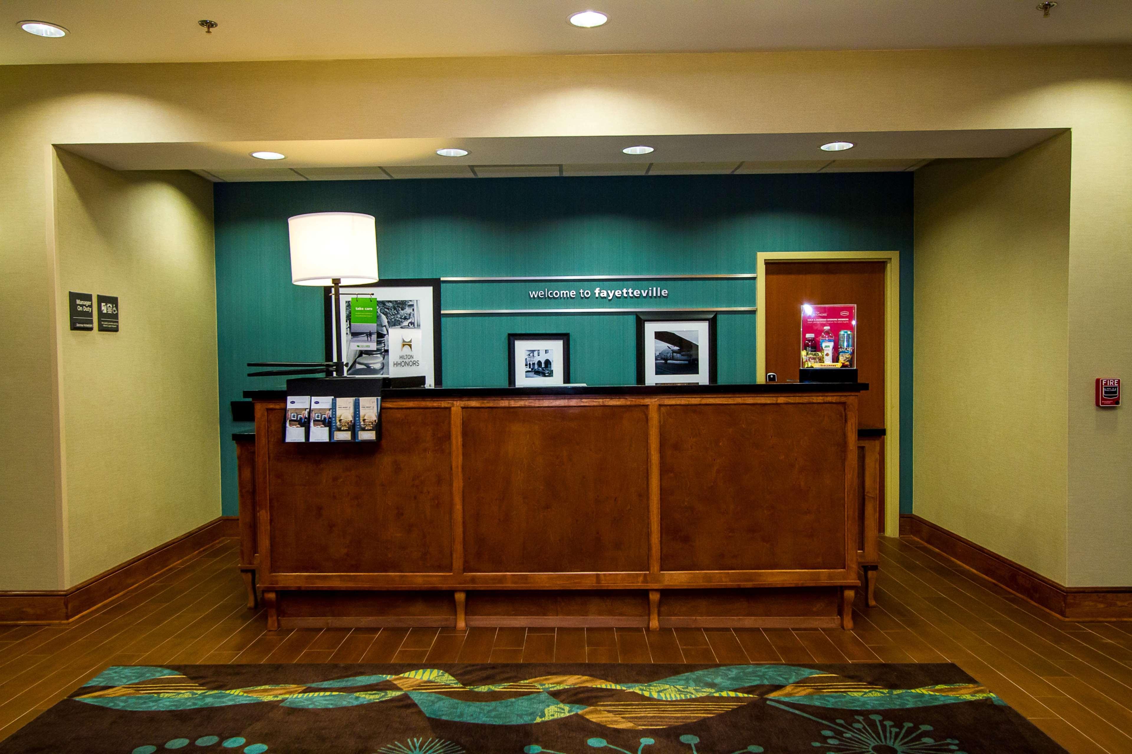 Hampton Inn Fayetteville Exterior foto
